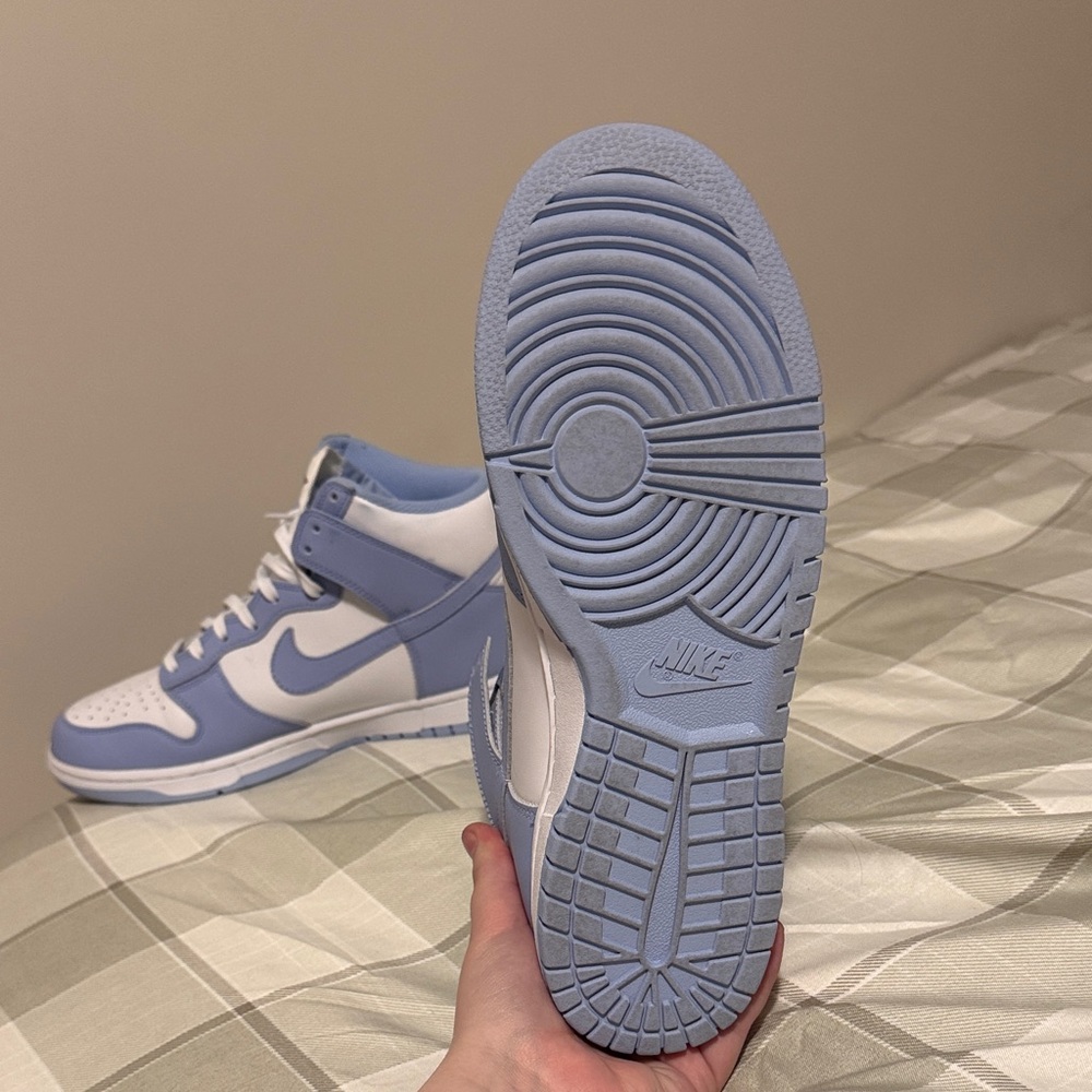 Nike High-Top Sneakers in White and Light Blue - Picture 7 of 12